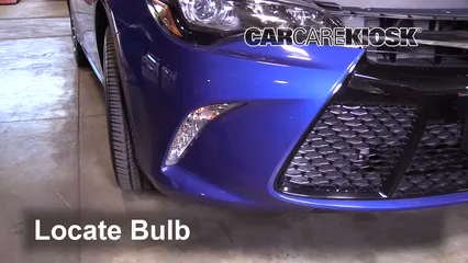2017 Toyota Camry XLE 3.5L V6 Lights Turn Signal - Front (replace bulb)